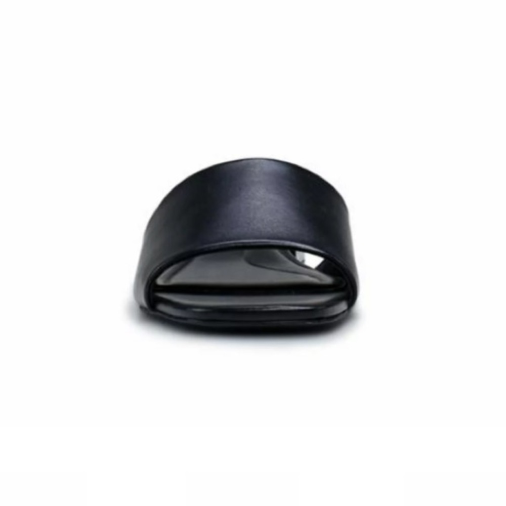 VINCE CAMUTO • Black Cheleah Leather Slide Sandals - Picture 4 of 8